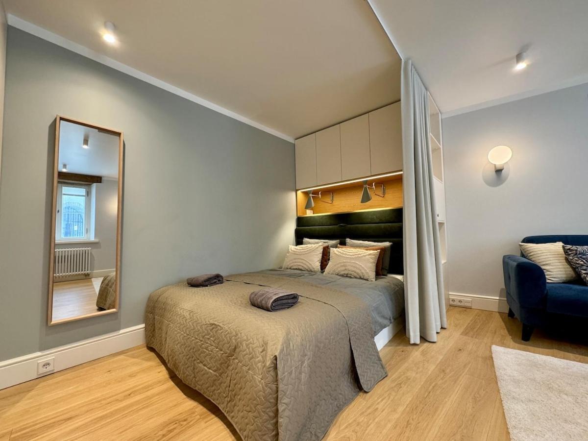 Luxury In The Heart Of Old Town Apartment