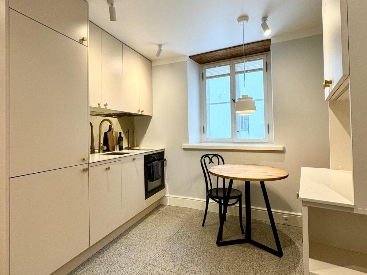 Apartment Luxury In The Heart Of Old Town Tallinn