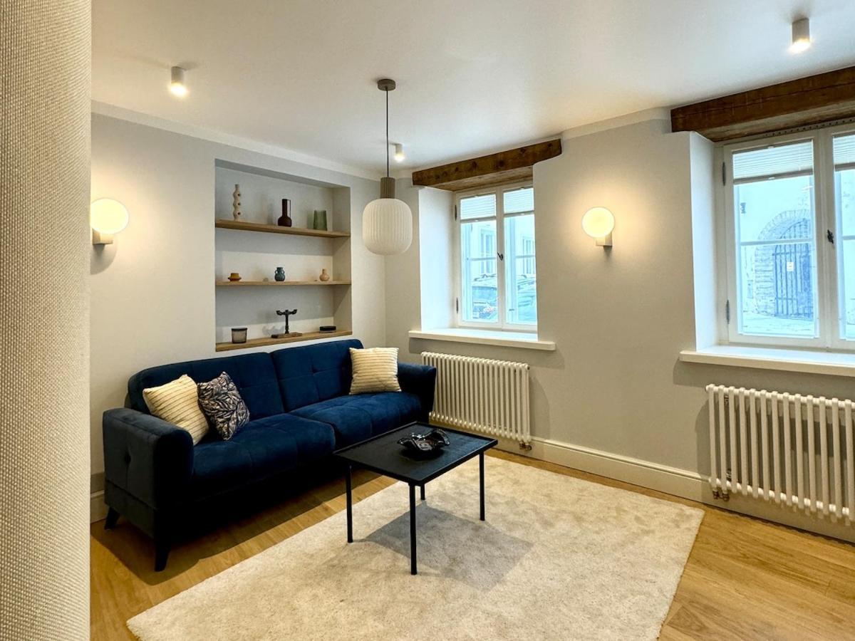 Luxury In The Heart Of Old Town Huoneisto